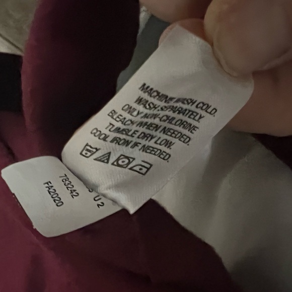 Men's Ridgecut Casual Button-Down Shirt in Burgundy - Picture 5 of 10